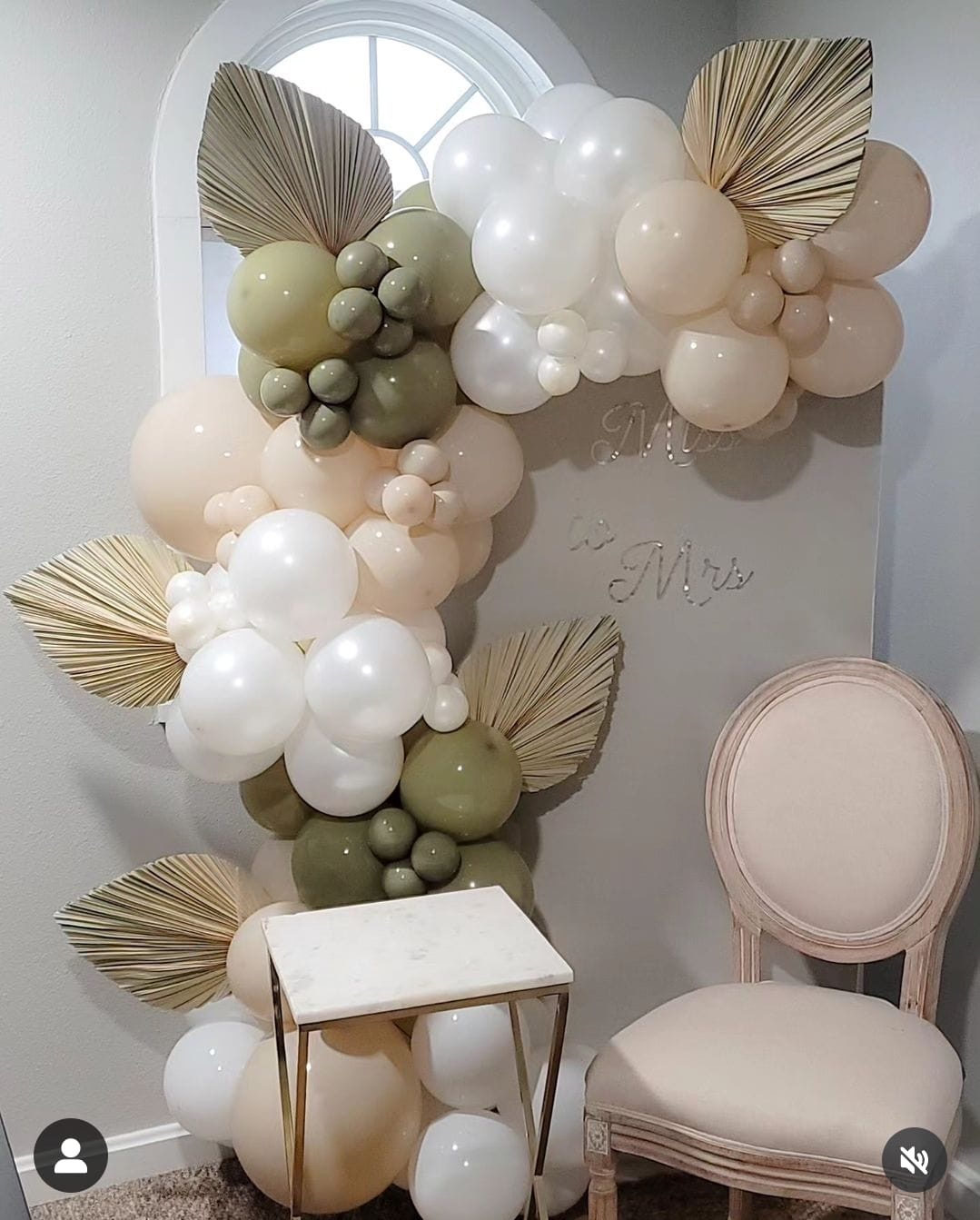 Mrs and Mr Backdrop Baloon Decor by Bella Decorations in Willard, OH