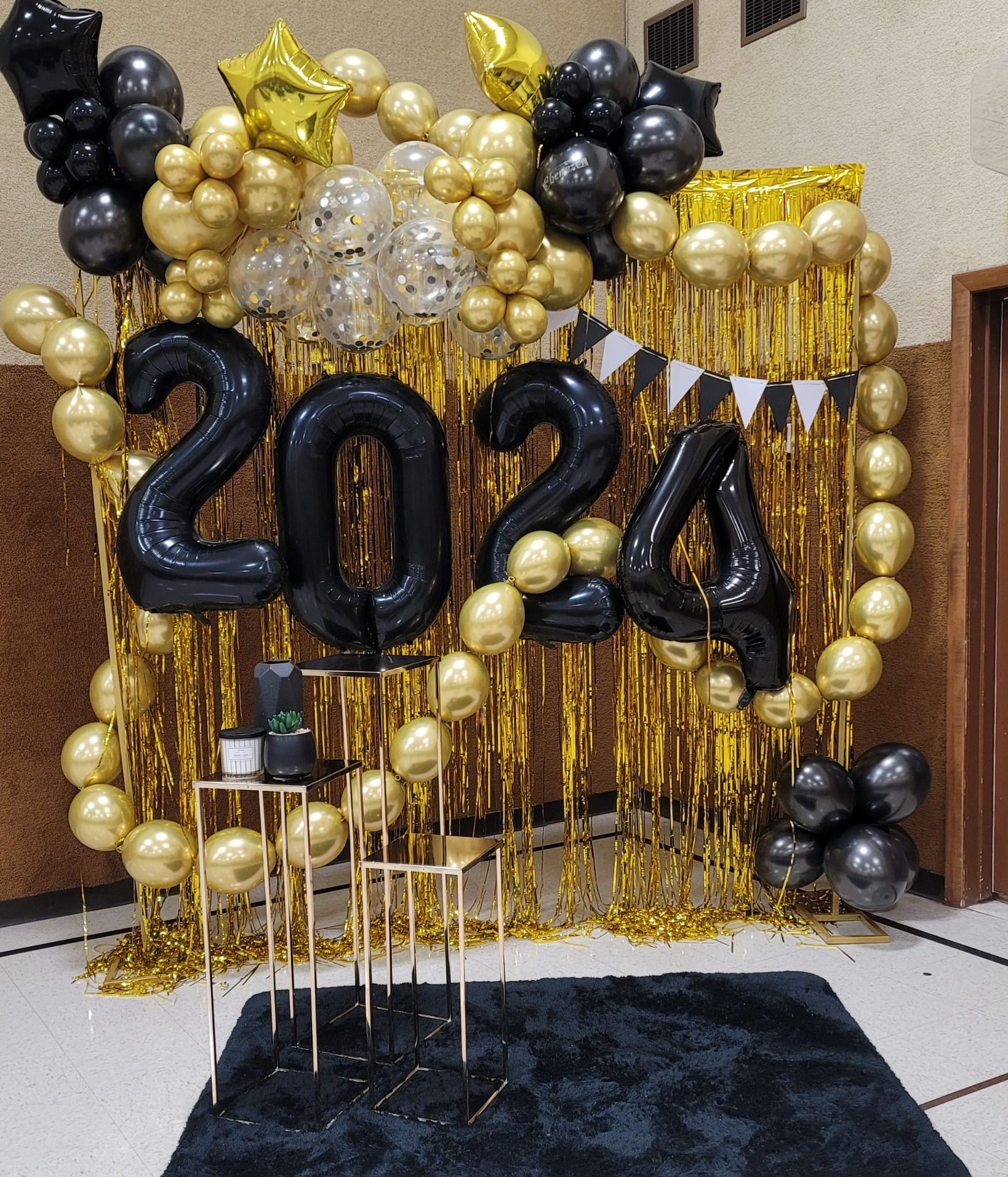 2024 Graduation Decor by Bella Decorations in Willard, OH